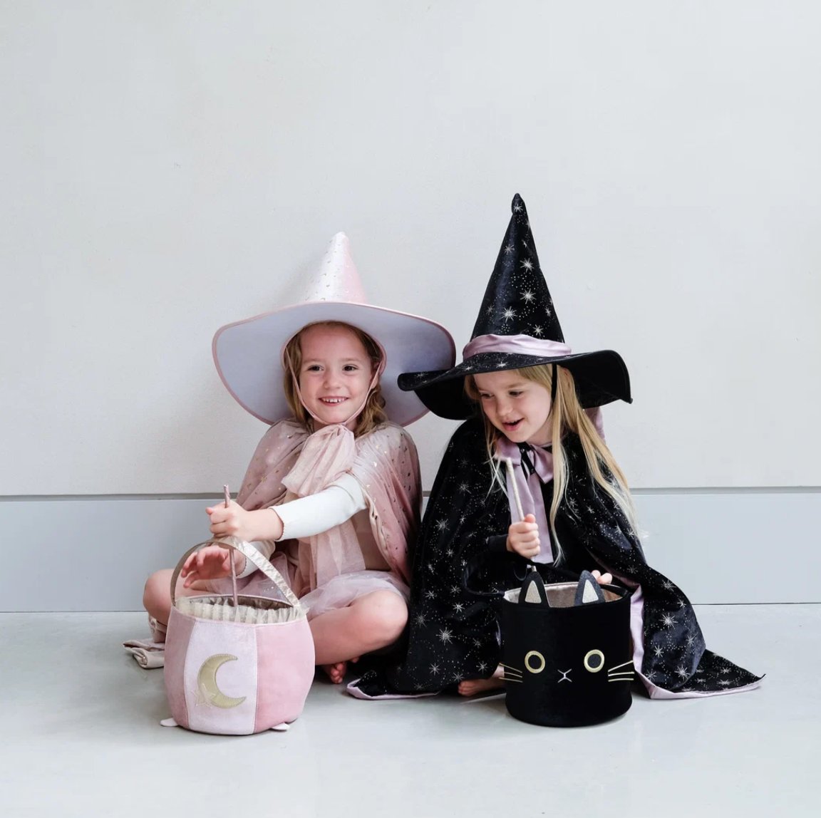 MIMI & LULA Cauldron Trick or Treat Bag- Pink